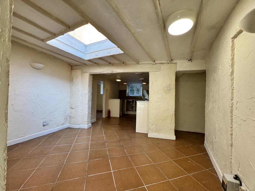 Lot: 130 - MID-TERRACE CORNER HOUSE - Kitchen/diner